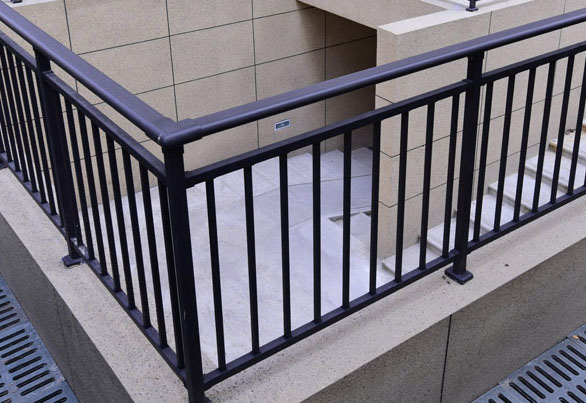 锌钢防护栏构造