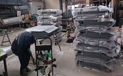 电动百叶窗生产车间